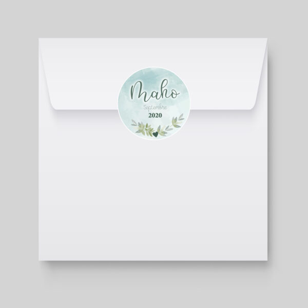 Aux couleurs pastels de l'enfance, des étiquette à enveloppes Vert Opale de naissance harmonieuses et originales à joindre à la bonne nouvelle
