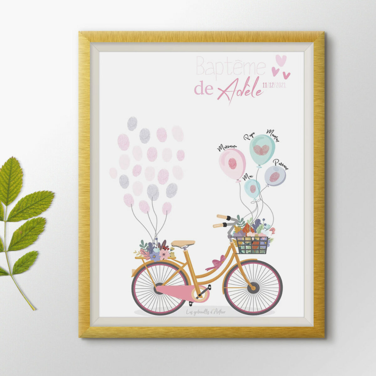 Jolie Affiche empreintes à bicyclette Rose à empreintes sur le thème vélo et ballons, idéale pour un baptême personnalisé et original.