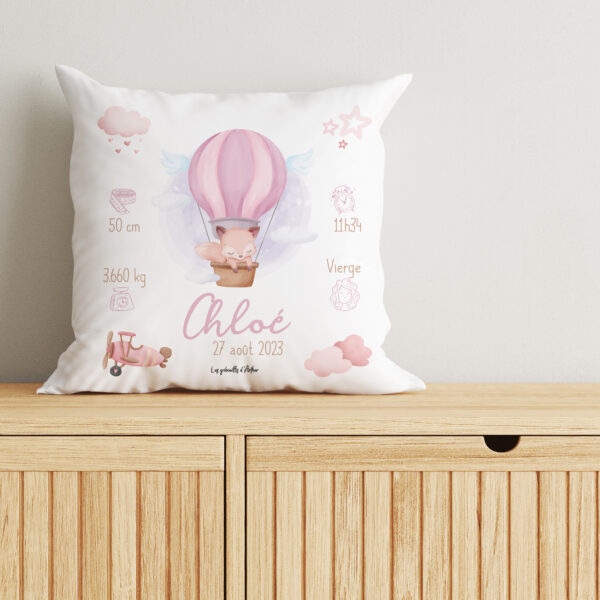 Coussin montgolfière rose personnalisé