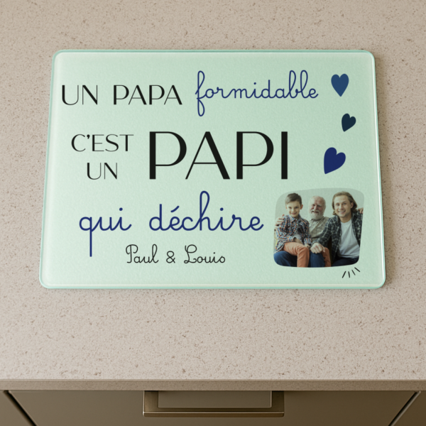 Planche à découper "Papi qui déchire"
