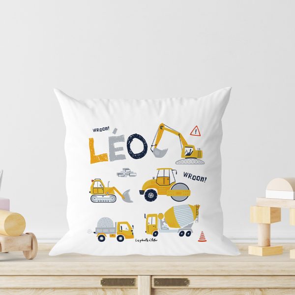 Coussin enfant personnalisé véhicules de chantier avec prénom